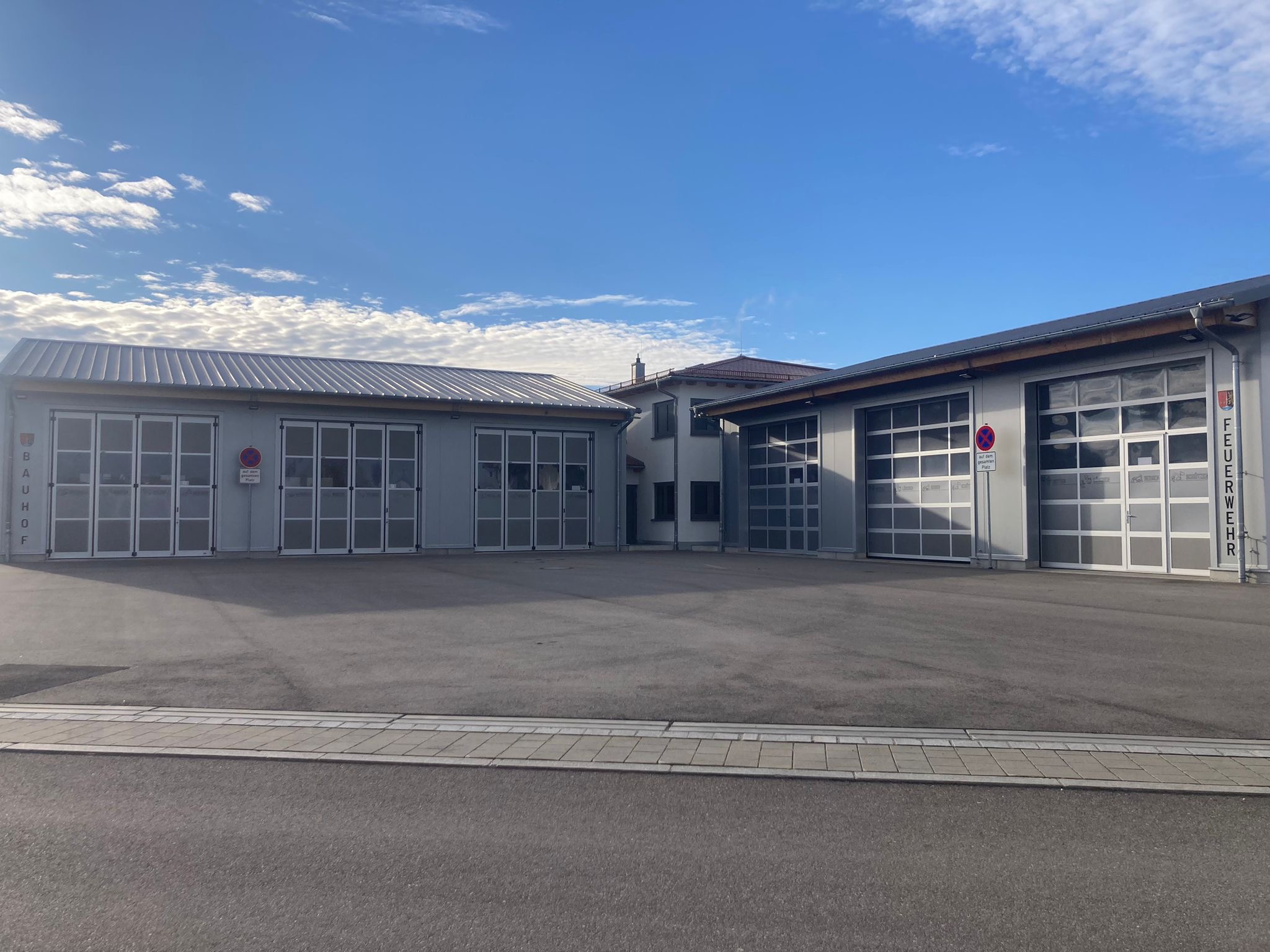 Bauhof und Feuerwehr Bergheim Bild 2